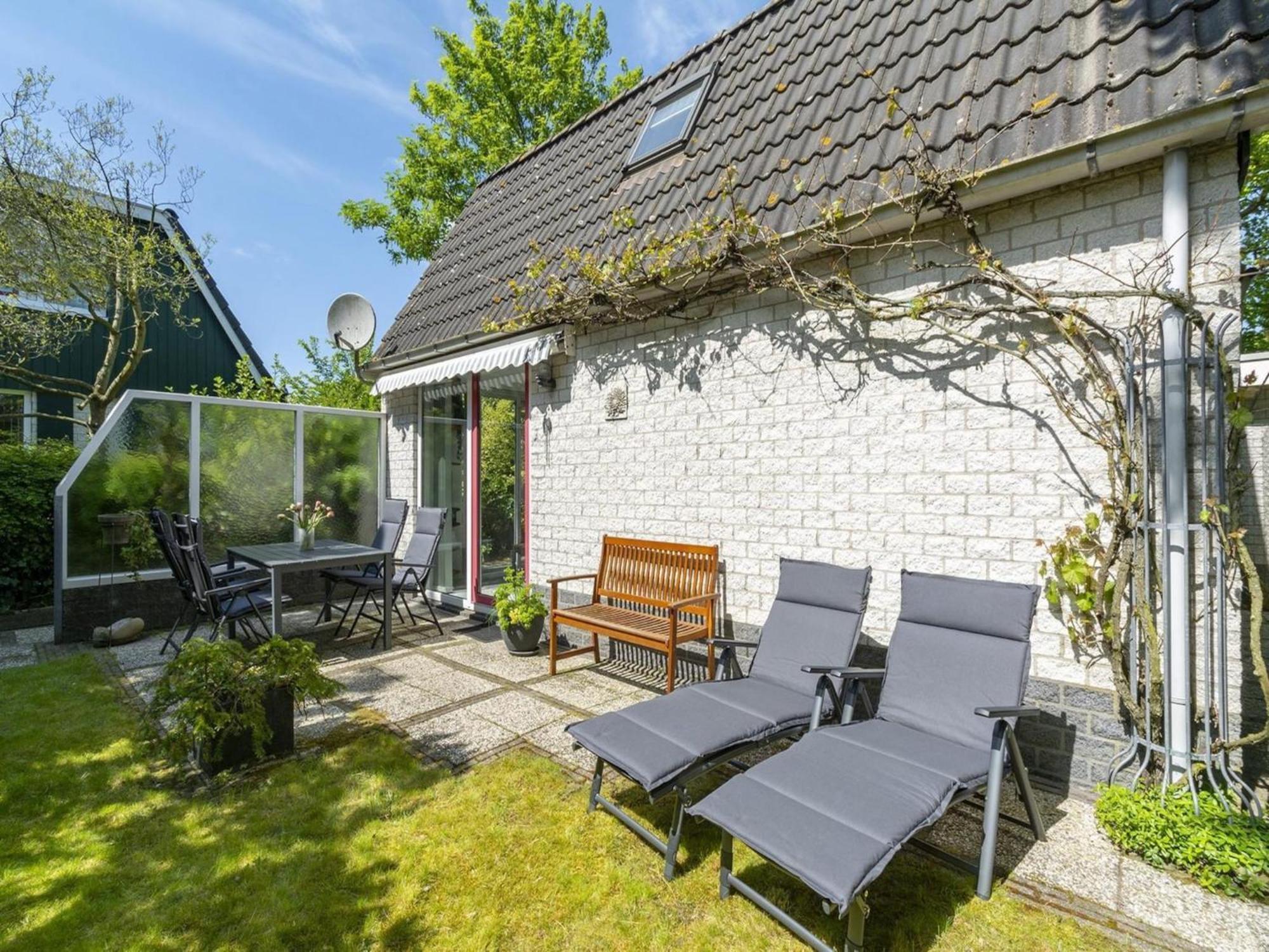 Cozy Holiday Home With Pool Sint Maartensvlotbrug Esterno foto