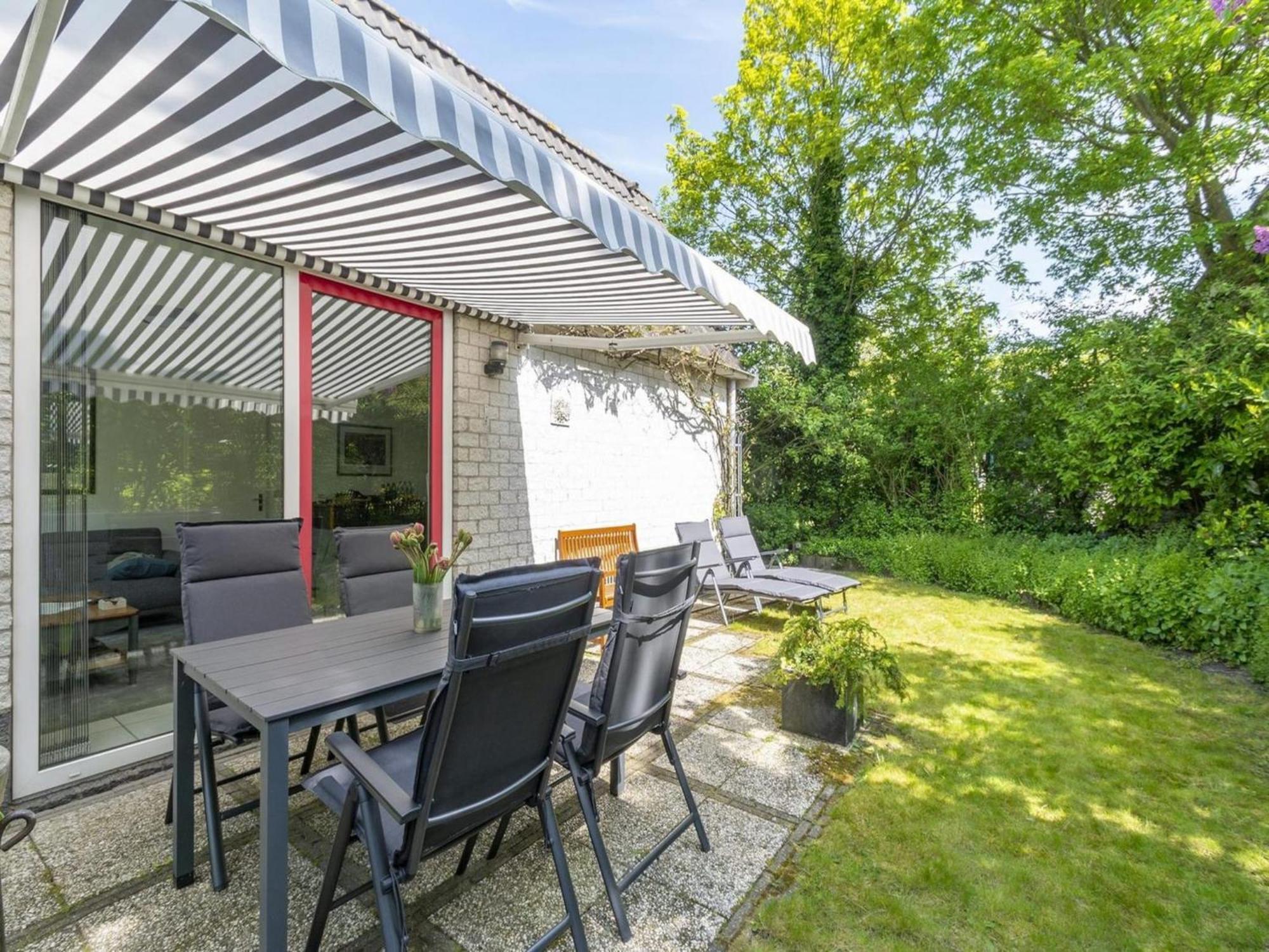 Cozy Holiday Home With Pool Sint Maartensvlotbrug Esterno foto